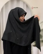 روسری مشکی مجلسی ژاکارد نگین اتریشی طرح گل کد 2007