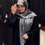 روسری نگین خطی کرپ ابریشم دودی